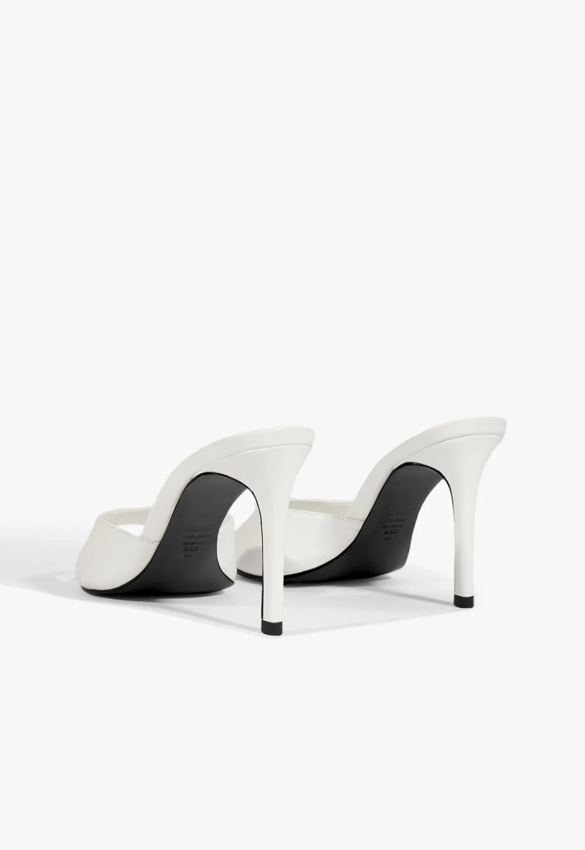 Cloe Sandal Feel-Based Fashion Clean-Motion System