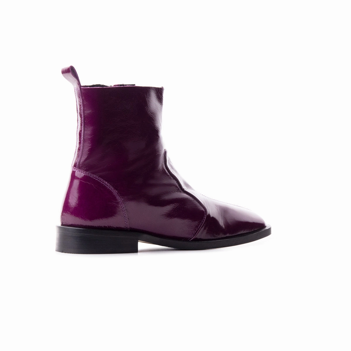 Engineered For Flow Versatility Matters Linea Raisin Leather