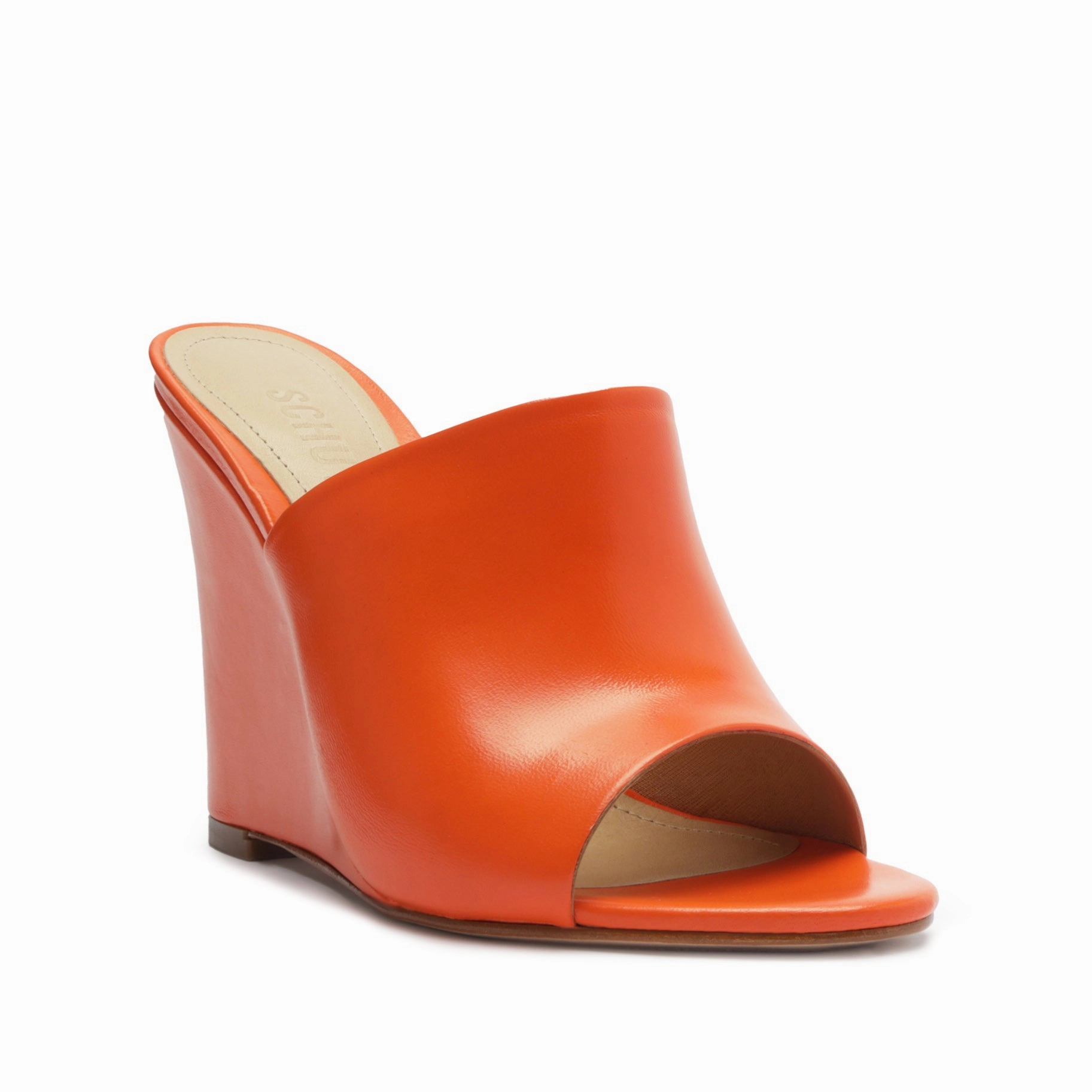 Lucy Casual Nappa Leather Sandal Design Under Control Edge In Motion