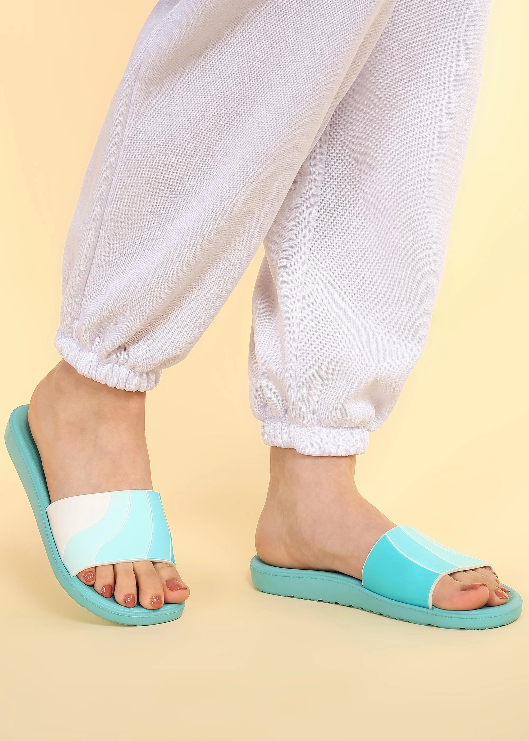 Paragon Women'S Ice Green Sliders With Cushioned Sole For Everyday Use The Feel Factor Restless Fit
