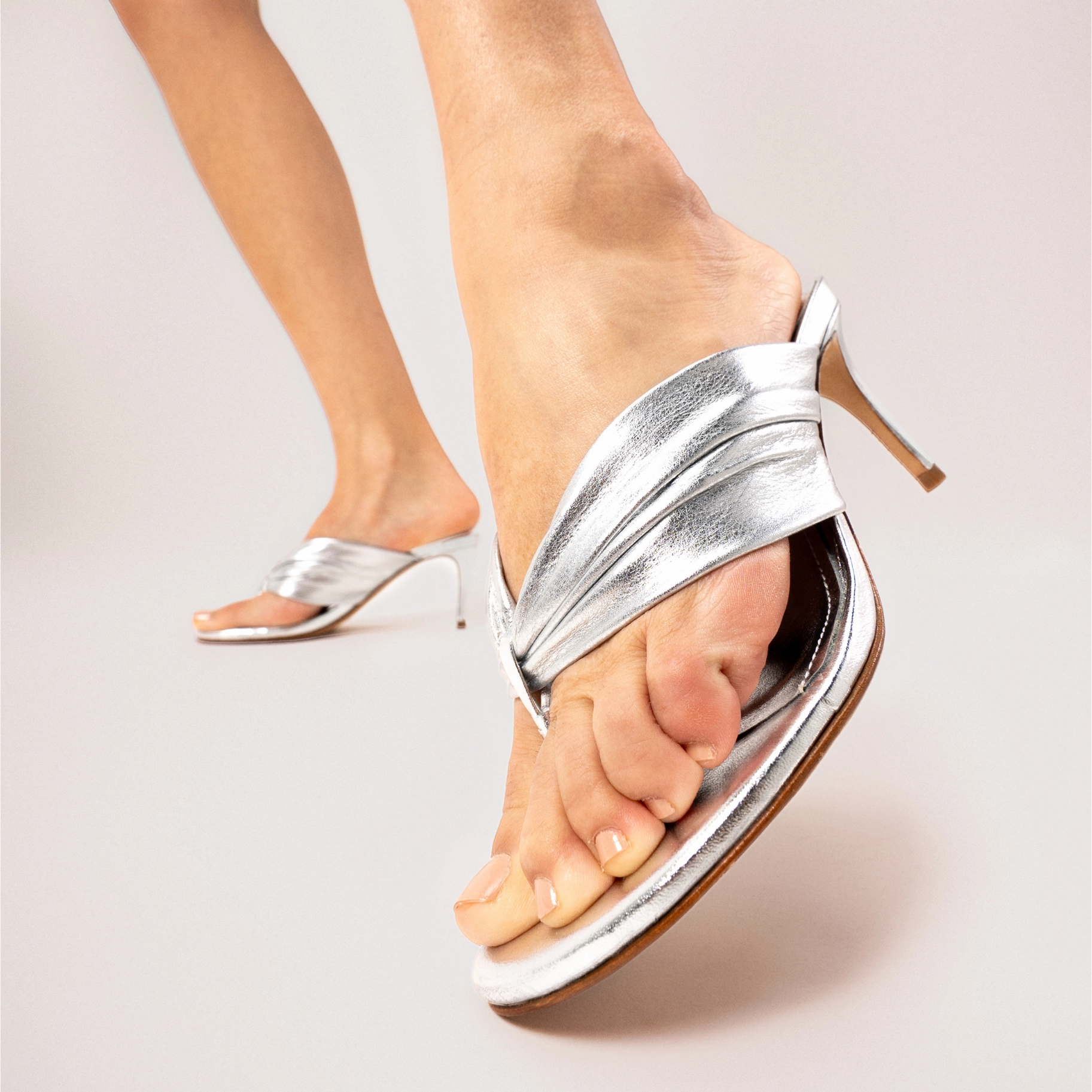 Bold Minimal Willow Leather Sandal