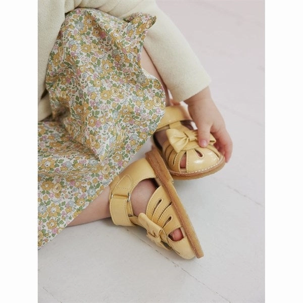 Tailored Ease Cool And Clean Angulus Starter Sandals Mellow Yellow