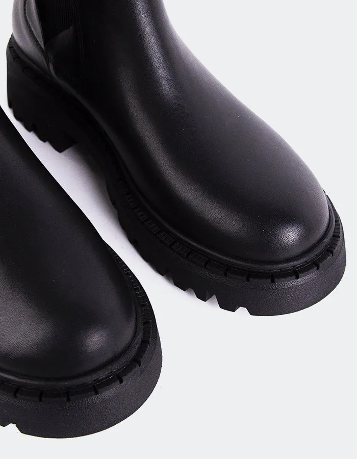 Designed To Explore Modern Casuals Hayes Black Leather