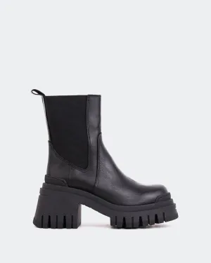 Moose Black Leather Crafted Fit