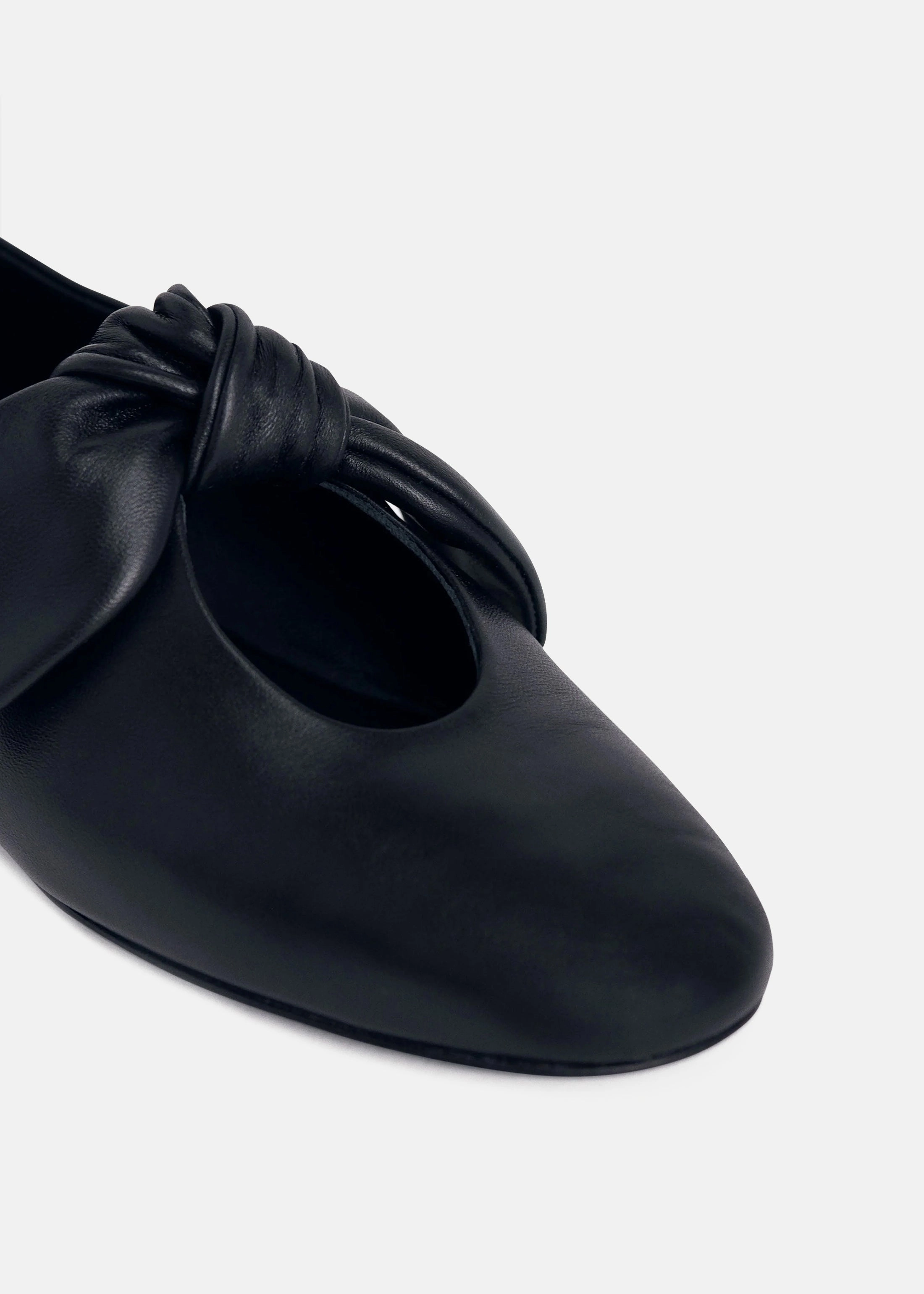 Go-Gear Leather Bow Flat In Black