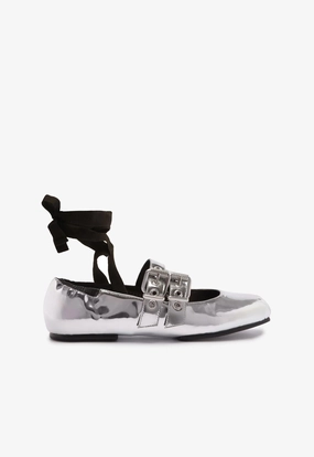 Style That Adapts Raika Specchio Leather Flat