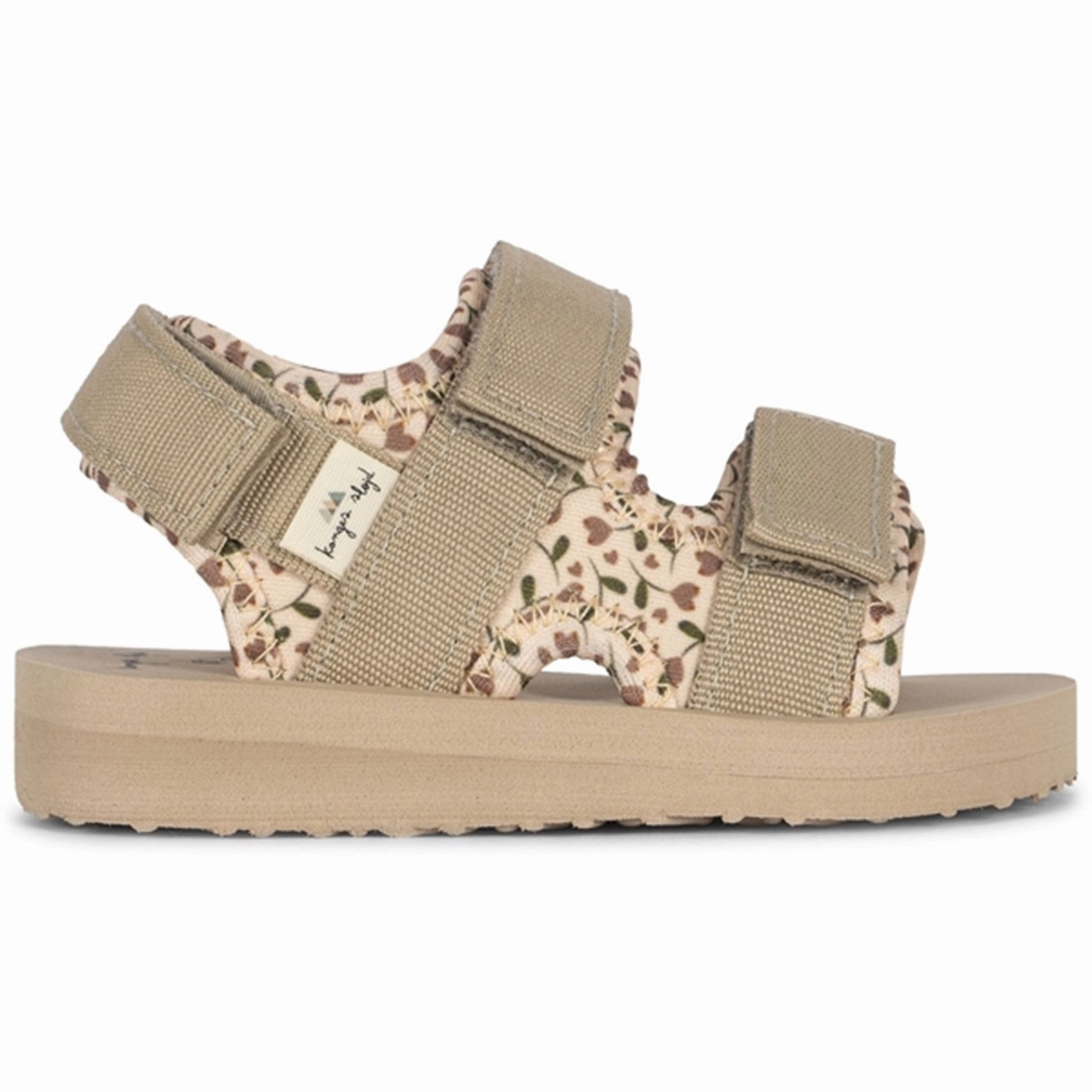 Minimal Focus Optimized Outfit Konges Sl?Jd Sun Sandal Printed Milk Tank