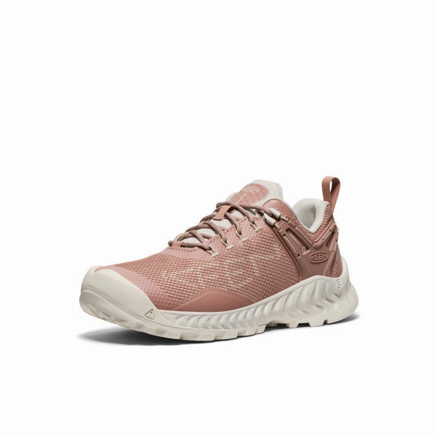 Tech-Forward Fit Women'S Nxis Evo Waterproof Shoe  |  Warm Taupe/Raw Umber