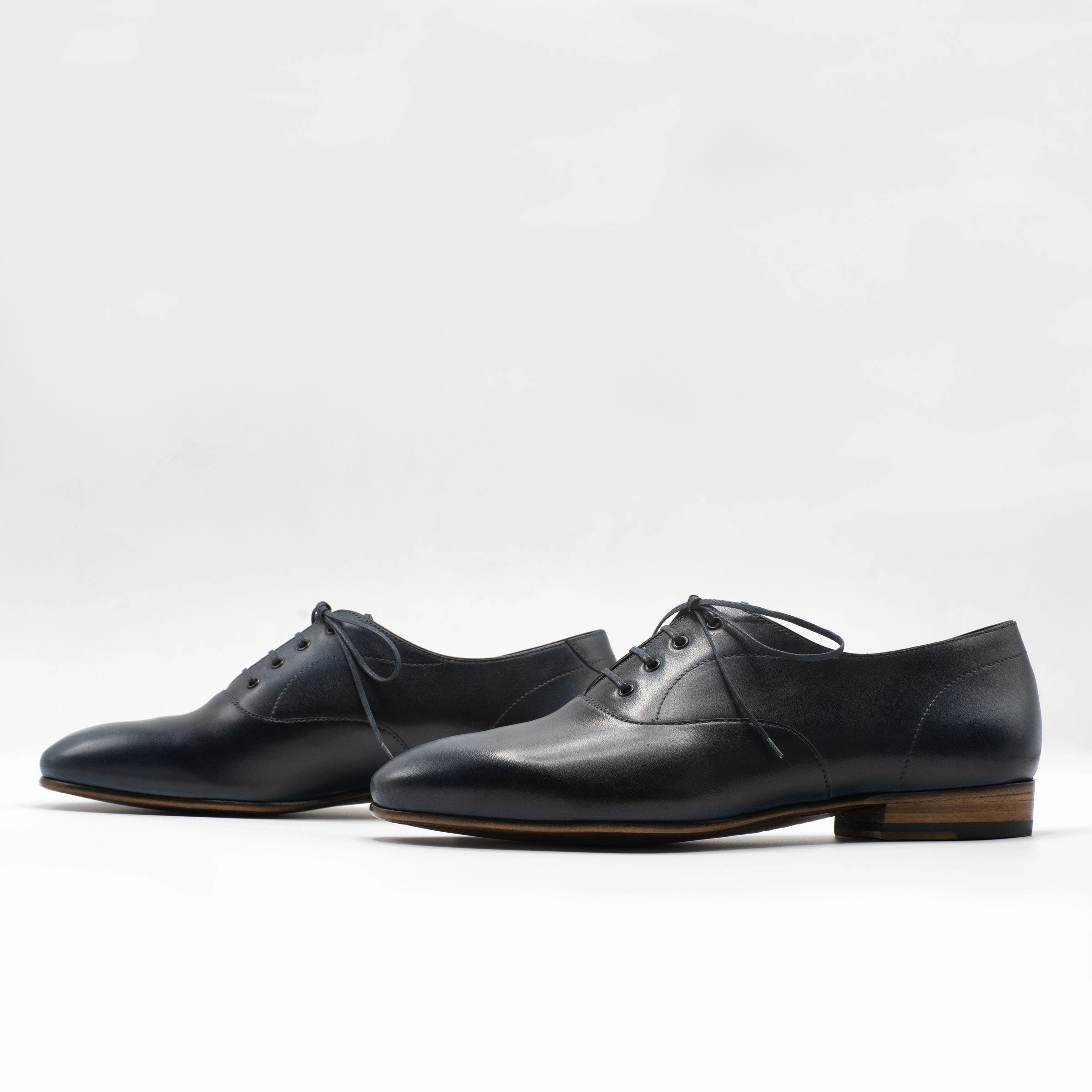 Salvador Oxford - Pielago Semi Unlined Redefining Casual Quiet Design