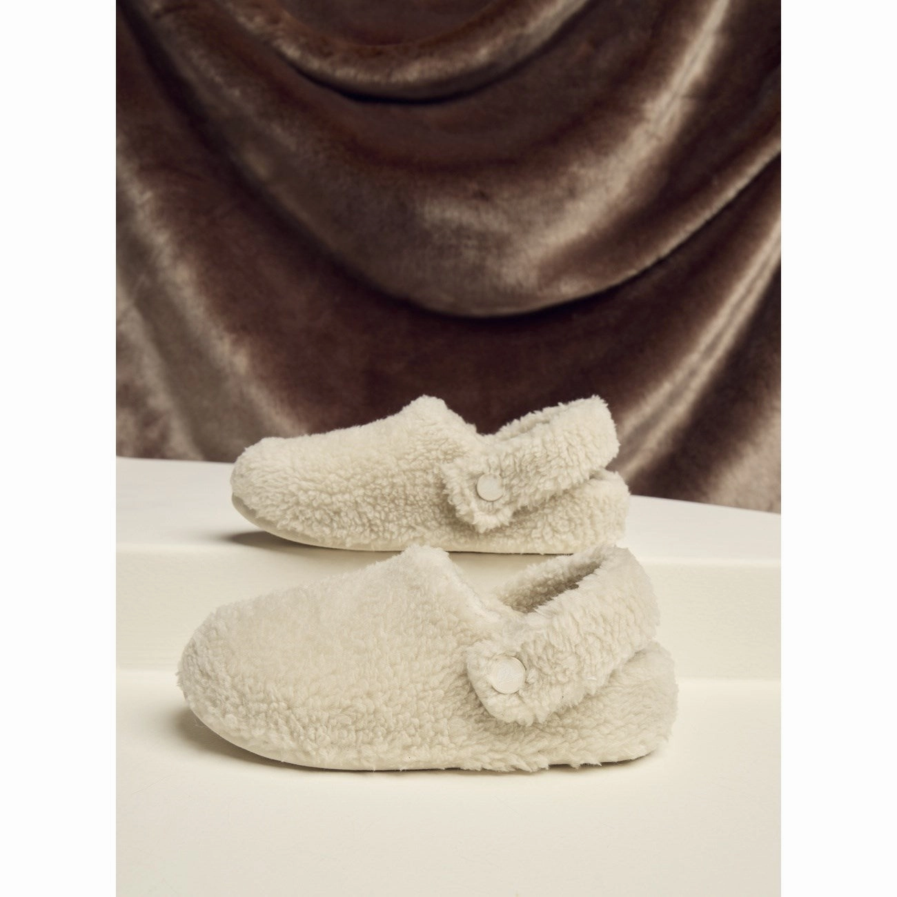 Crocs Stucco Classic Cozzzy Slipper Calm In Motion