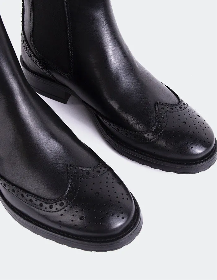 Style In Action Debree Black Leather