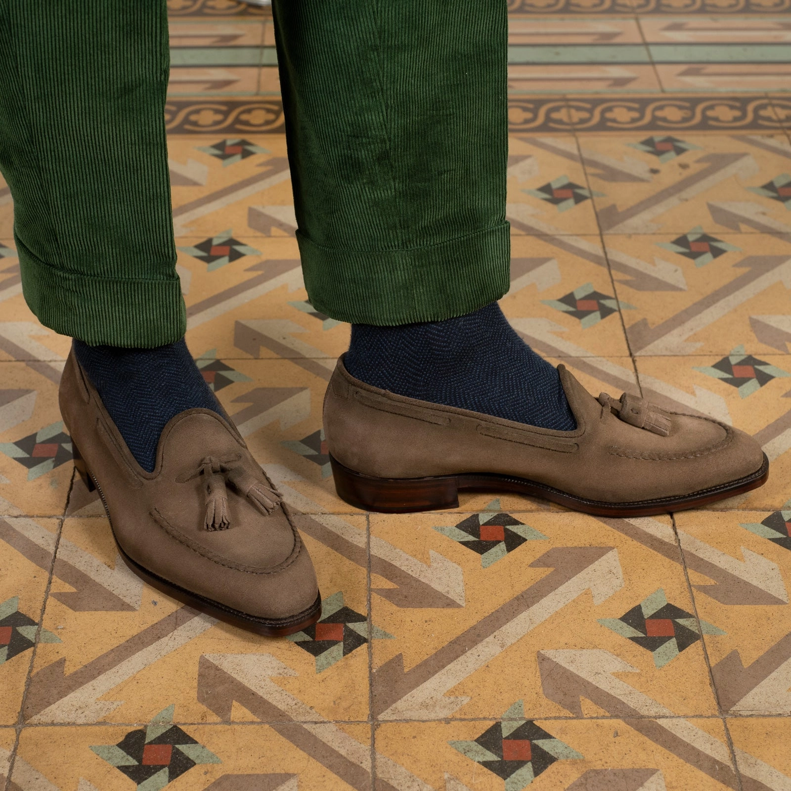 Quiet Strength Progressive Outfit Joaquin Loafer Mto - Taupe Valentine Suede