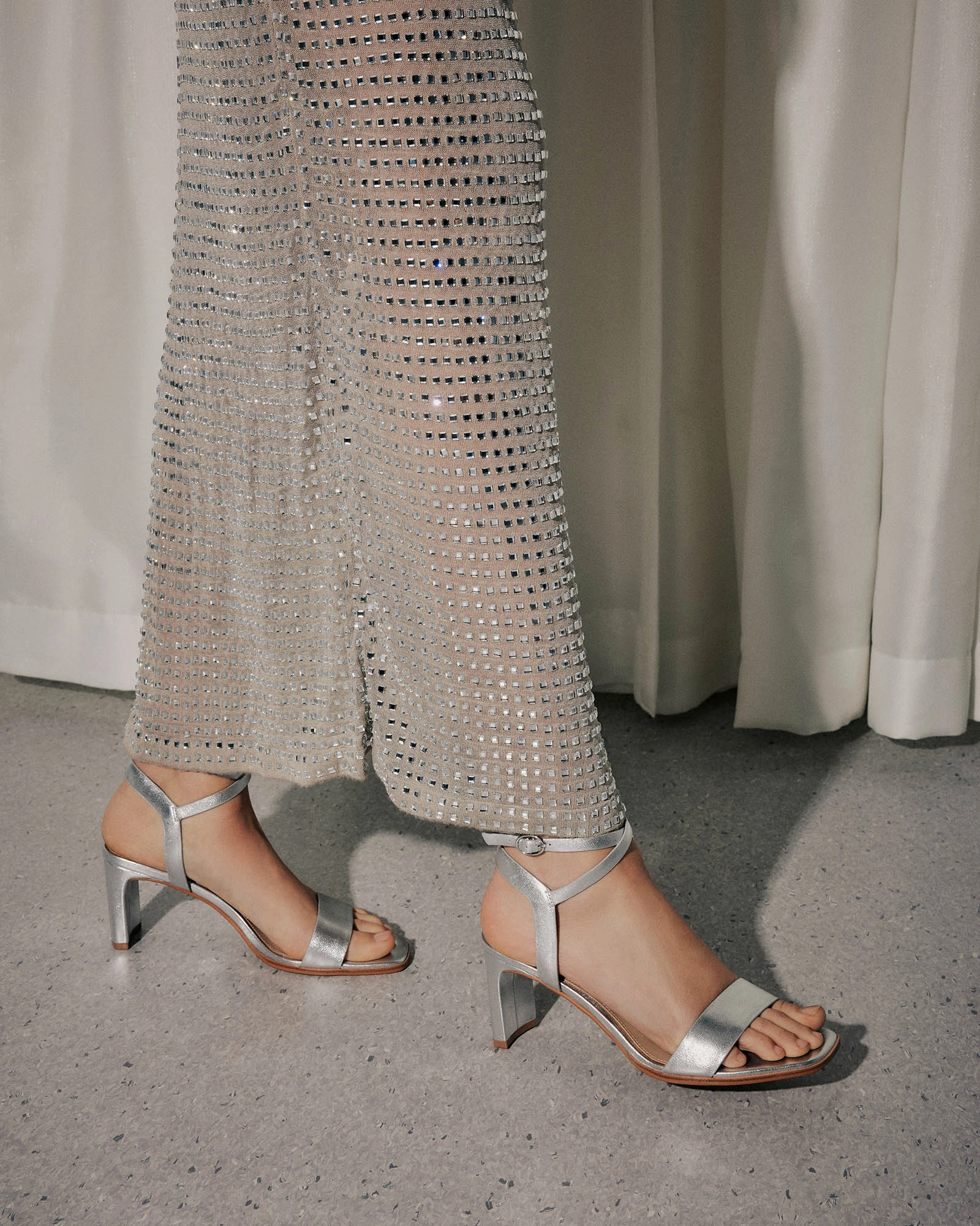 Clean Dailywear Crafted Clarity Natsu Mid Heel Sandals Soft Silver Leather
