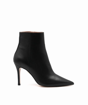 Quiet Fit Engineered For Flow Daisy Black Ankle Boots