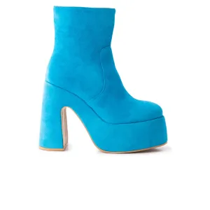 Daze Blue Suede Redefined Casual Smart Design Gear
