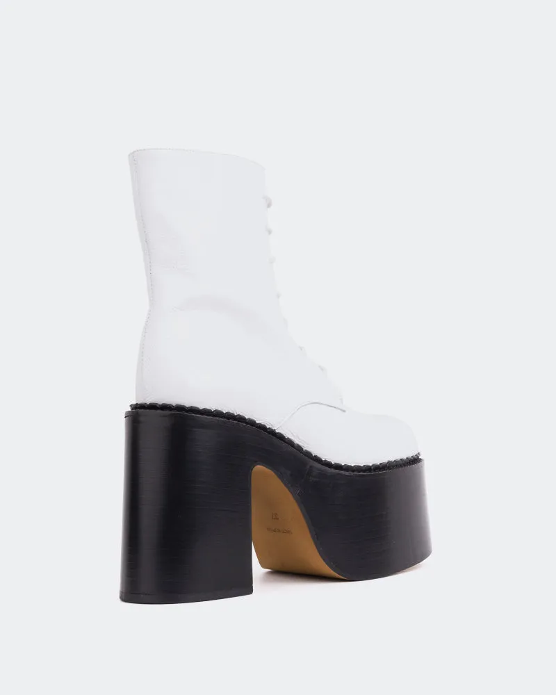 Driven By Comfort Open Utility Tripp White Naplack