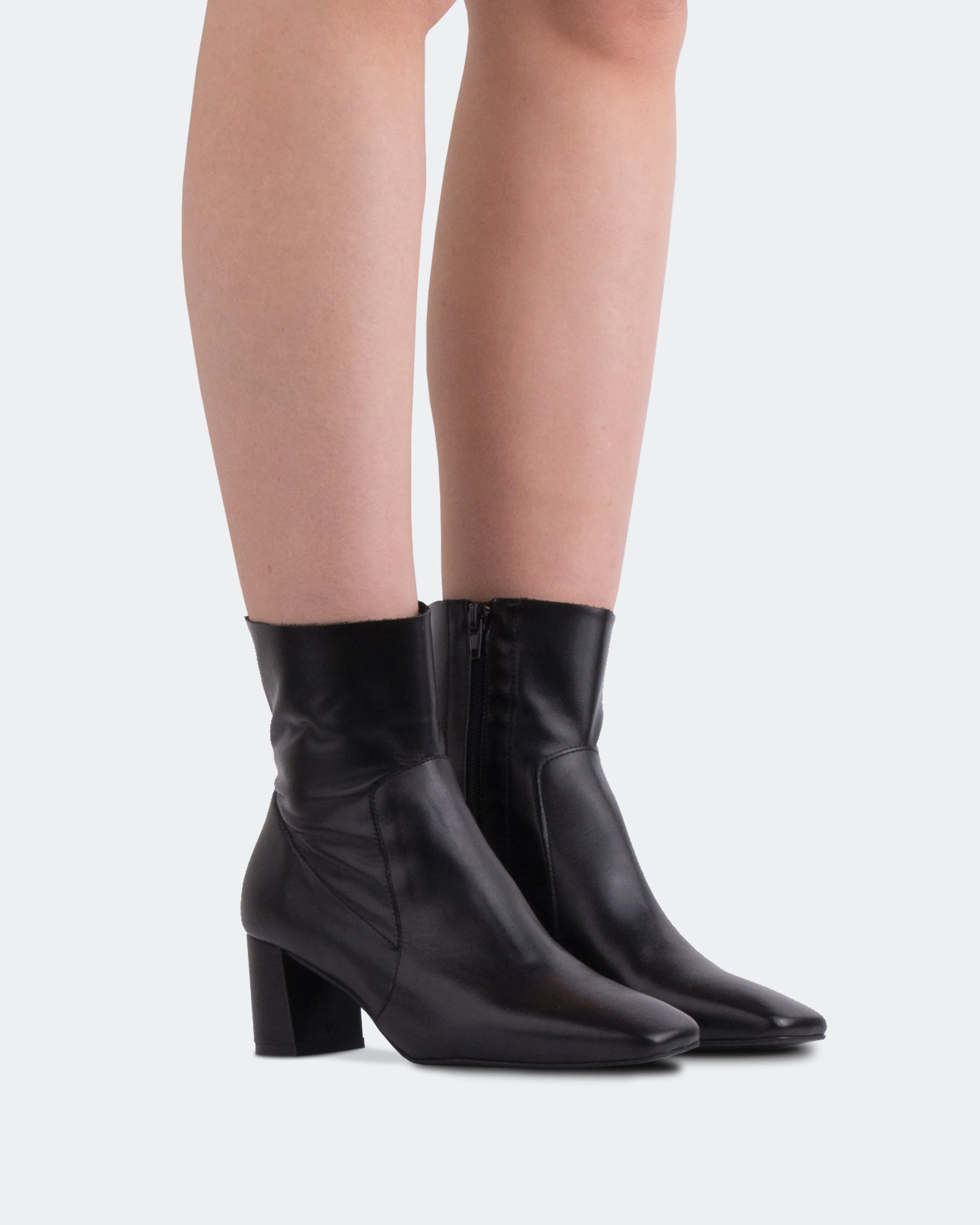 Gillian Black Leather Smart Layering Fluid-Form Design