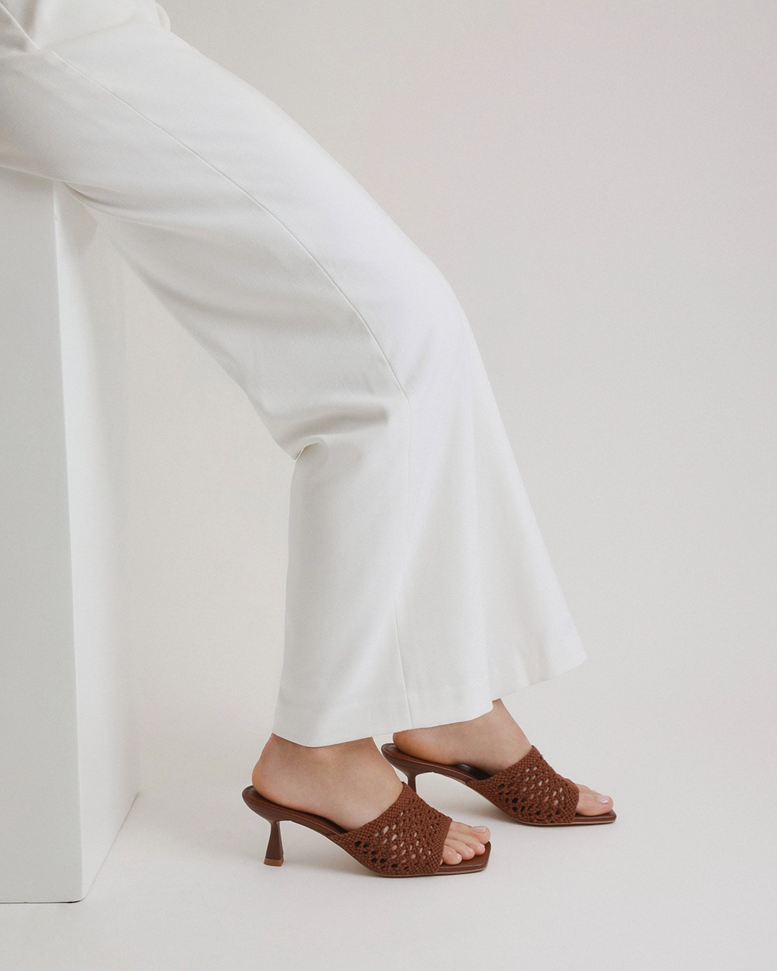 Daily Designwear Essential Edge Jordyn Mid Heel Sandals Cognac Textile