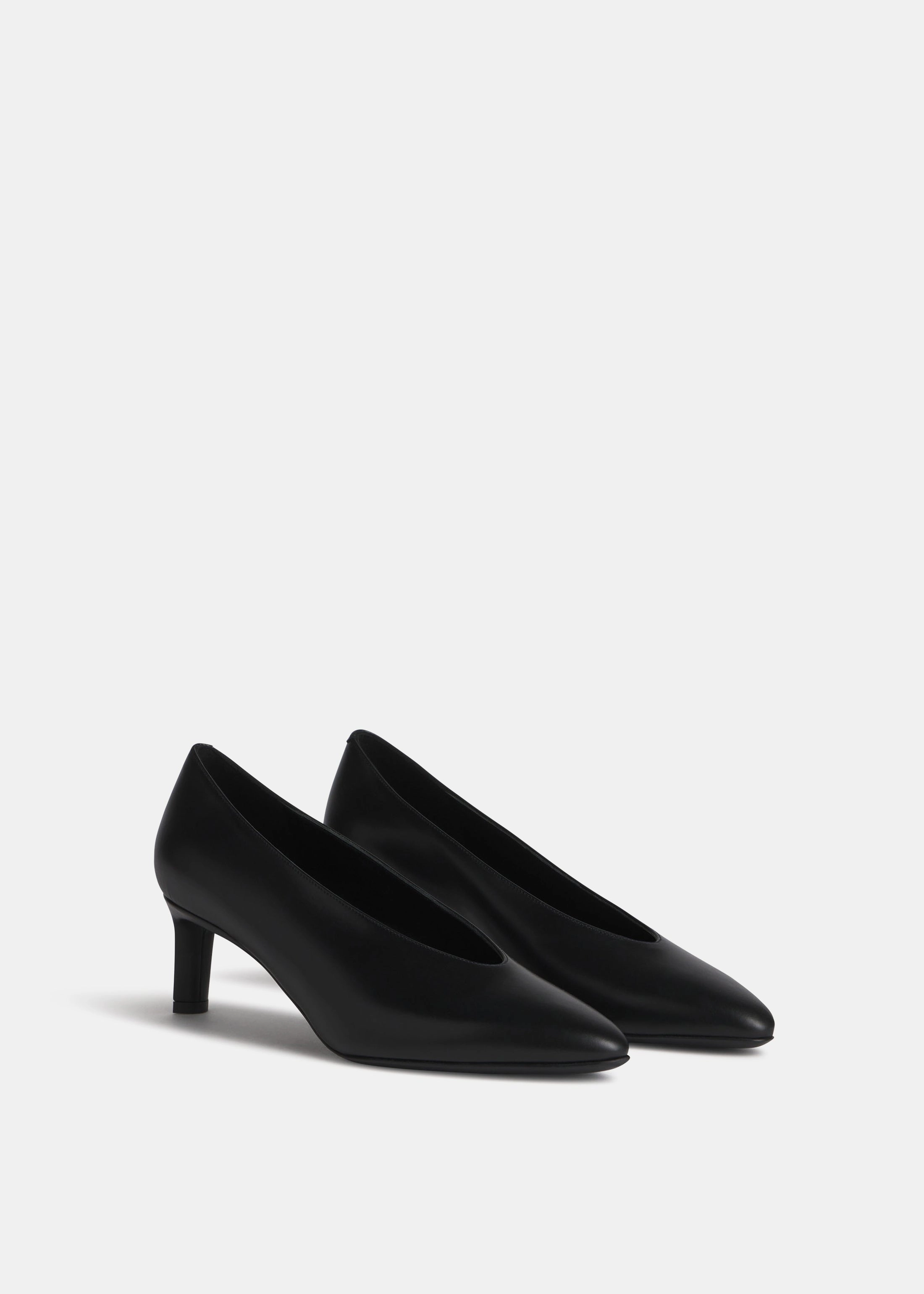 Pointed Kitten Heel In Black Integrated Lifestyle Effortless Edge