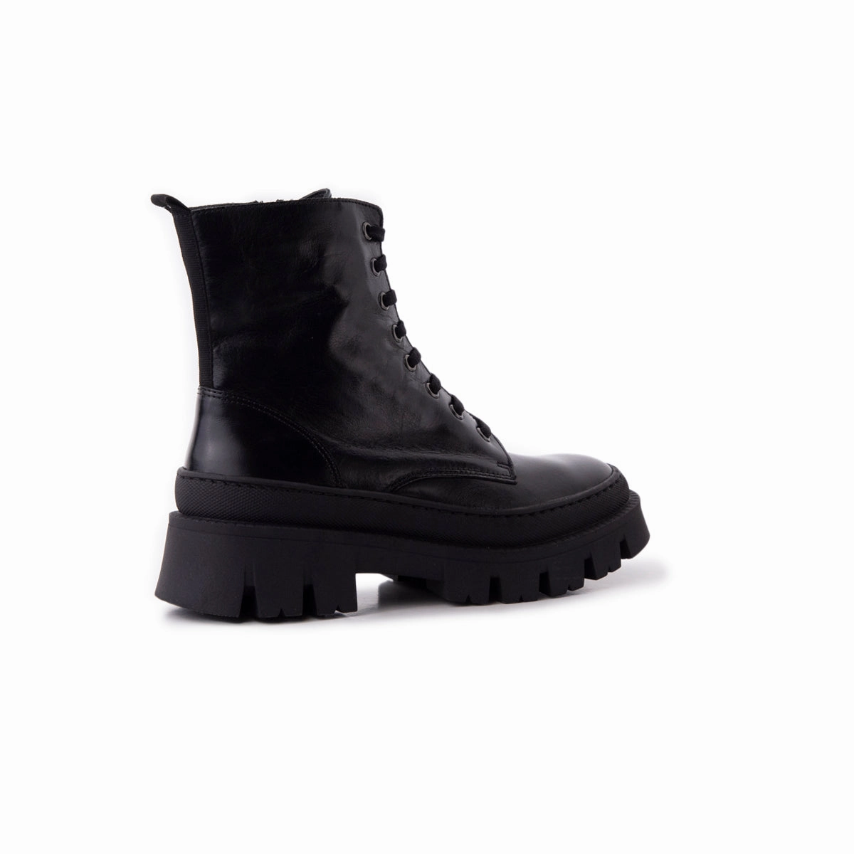 Terni Black Leather Essentials In Motion