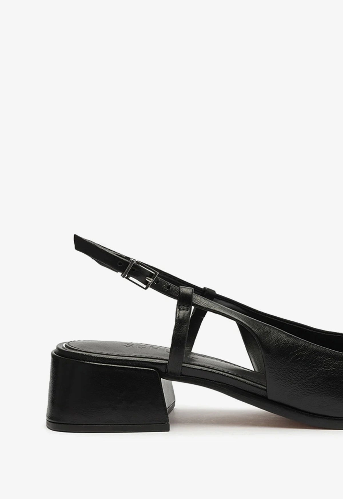 Dorothy Bow Leather Pump Subtle Signature