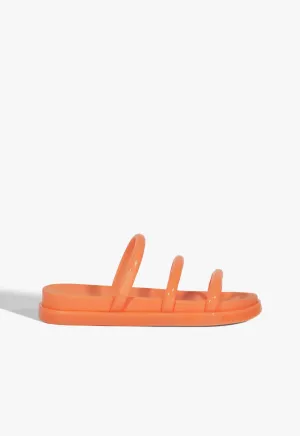 Polly Sporty Low-Key Bold