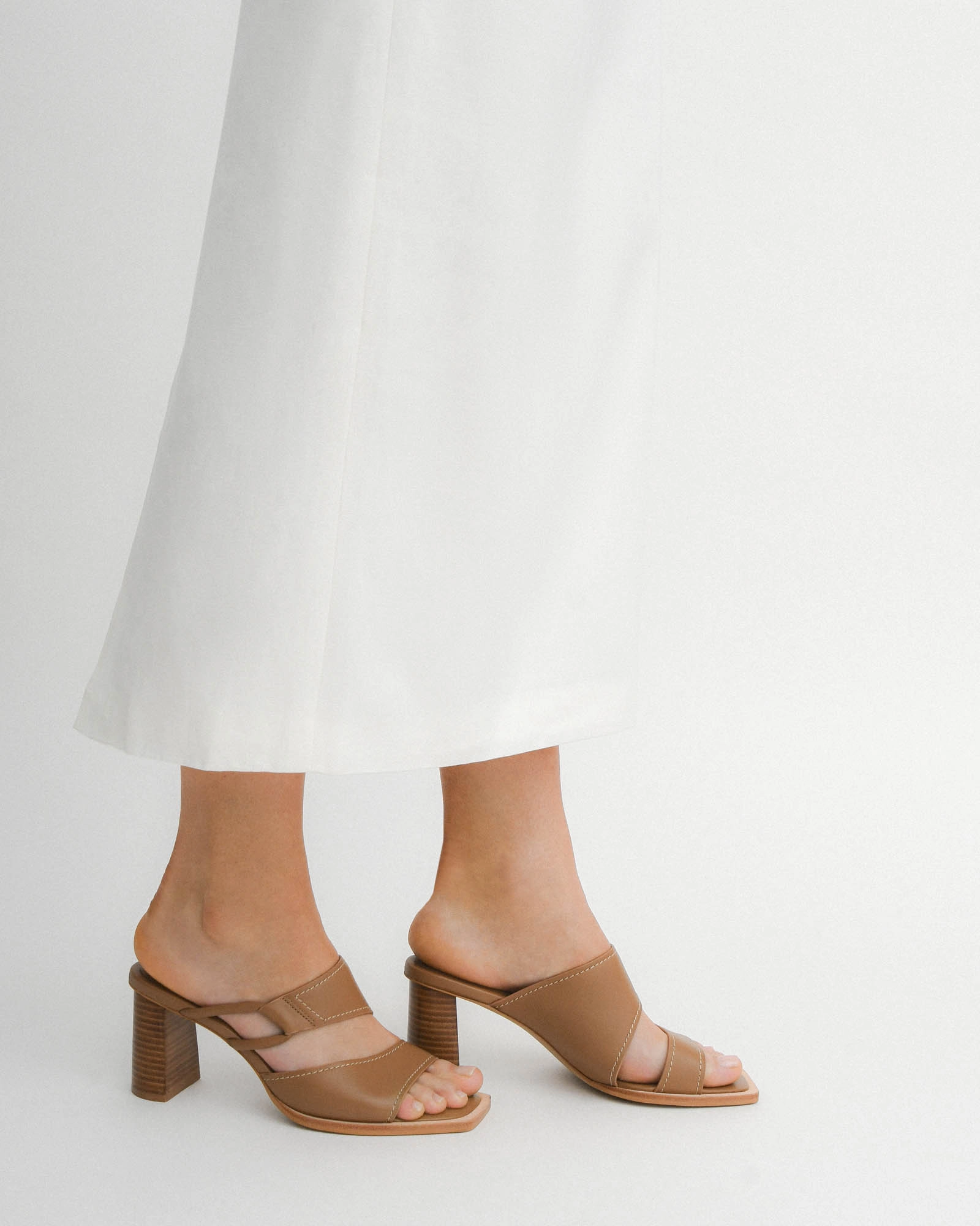 Soft-Fit System Cammy Mid Heel Sandals Tan Leather