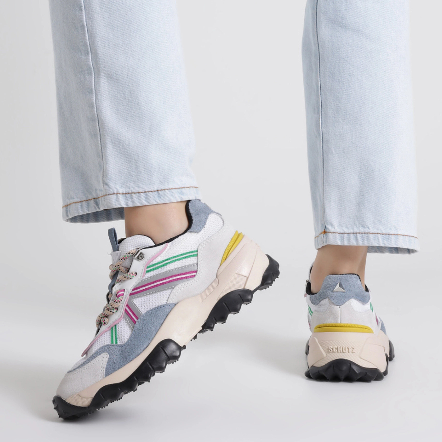 Multi-Context Fit Explorer 001 Leather Sneaker