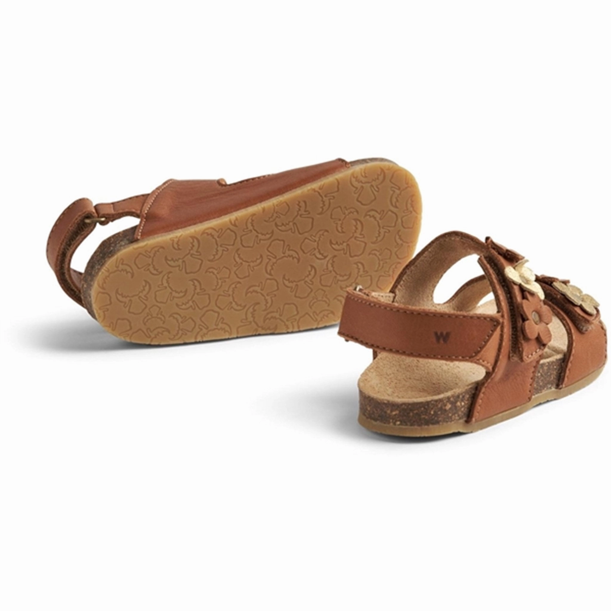 Wheat Sandal Cork Open Toe Clare Flowers Cognac Form In Action