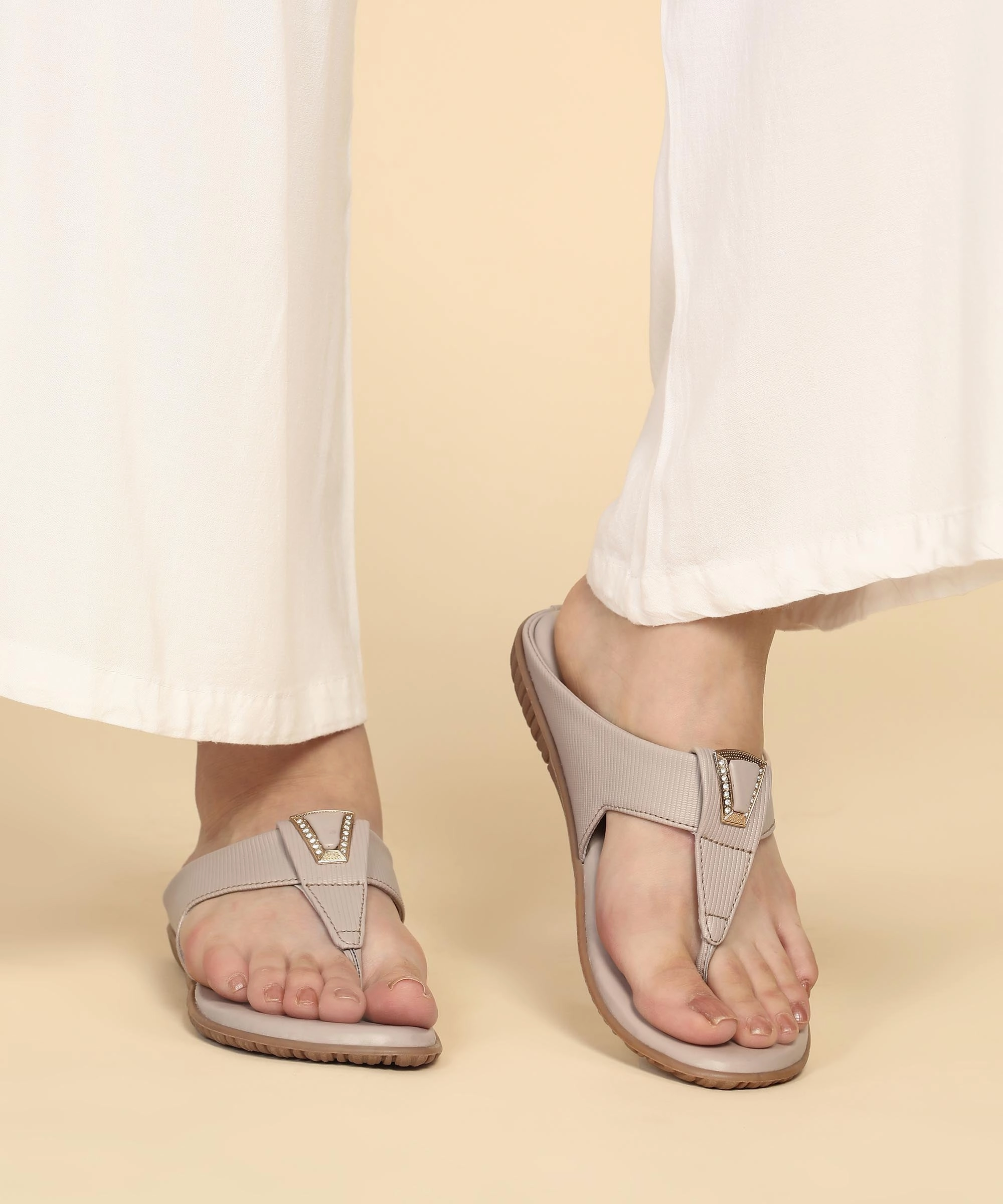Movement Uniform Daily Clarity Paragon K6018L Women Sandals | Casual & Formal Sandals | Stylish, Comfortable & Durable | For Daily & Occasion Wear