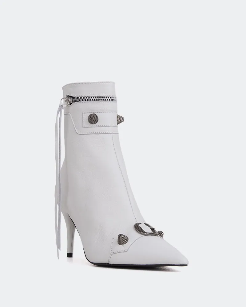 Minaj White Leather Lifestyle Architecture
