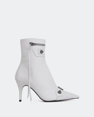Minaj White Leather Mindful Wear Fluid Design