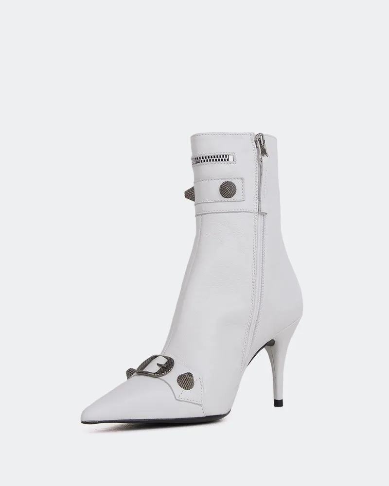 Minaj White Leather Purely You The Feel Factor