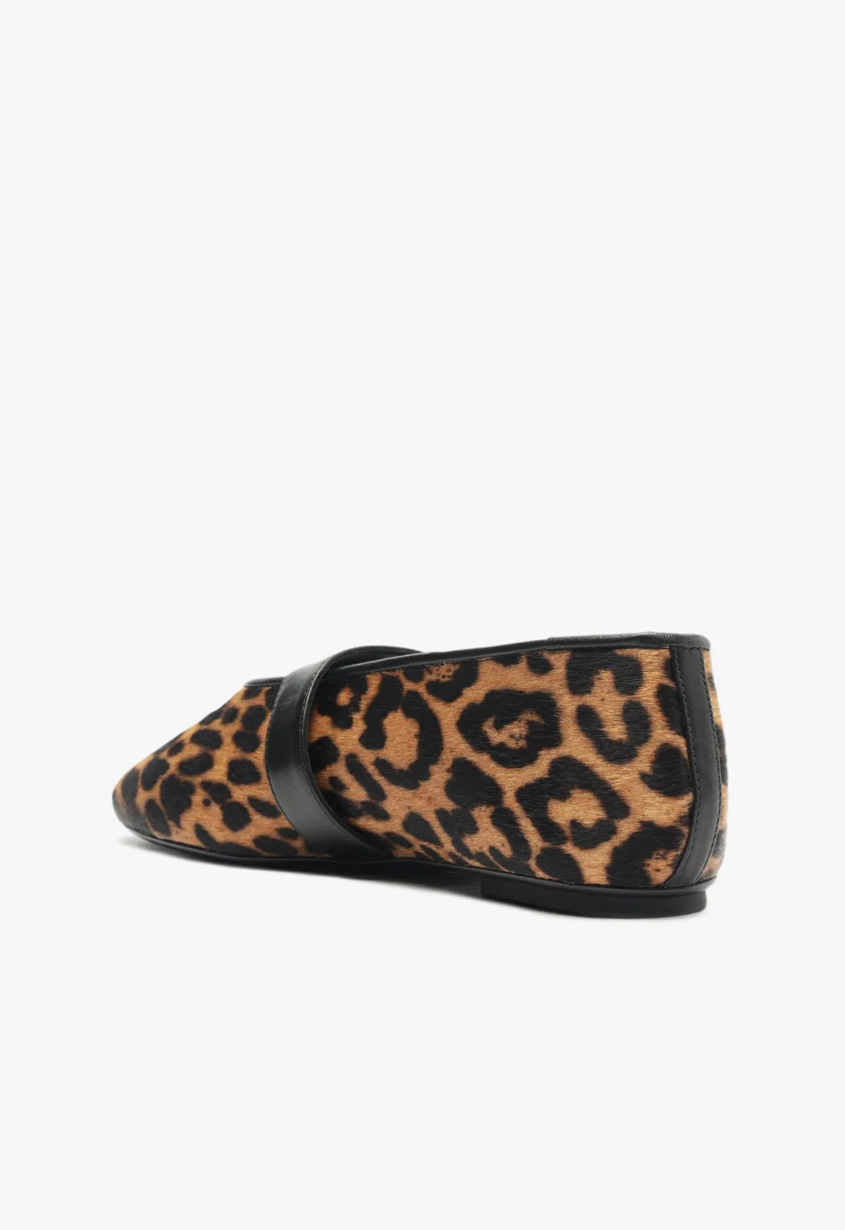Subtle Tone Vibe-Driven Gear Eiza Wild Ballet Flat