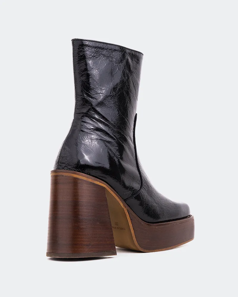 Relaxed Core Essentials, Redesigned Wicked Black Shiny Leather