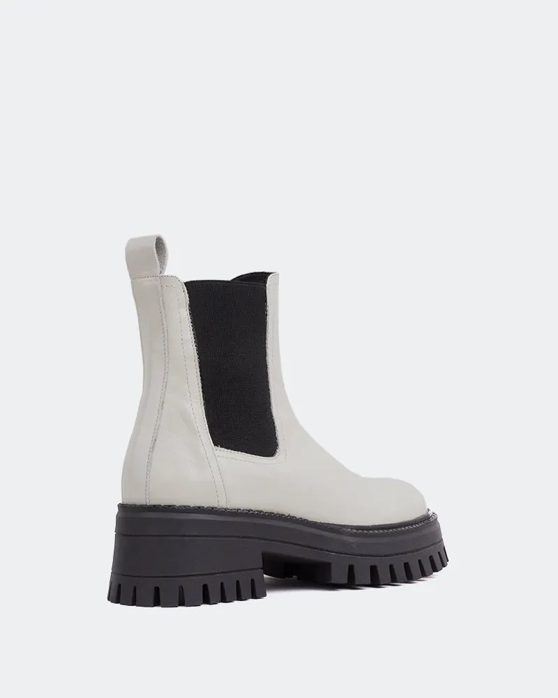 Xia Off White Leather Refined To Go Simple City