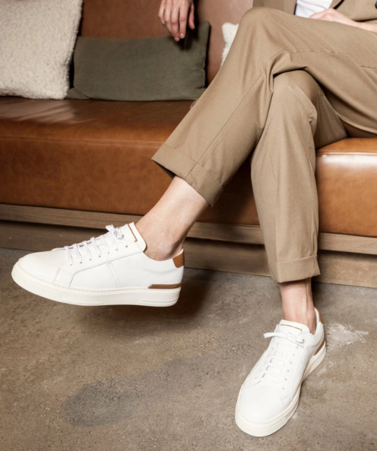 Riva White Sneakers Streamlined Look Adapt And Go