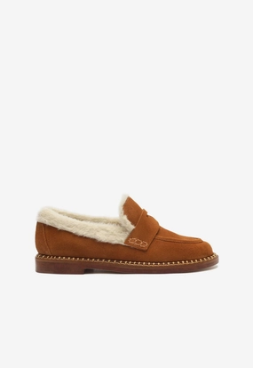 Christie Furry Flat Engineered Fit Clean-Forward