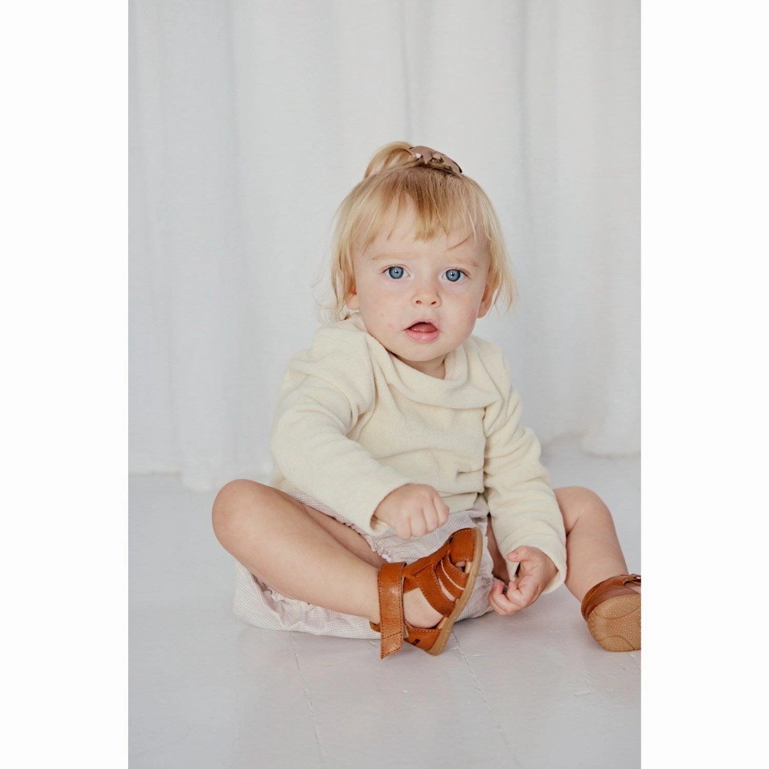 Angulus Candnac Barnets F?Rste Sandal Med Kontraststikninger Crafted Pulse