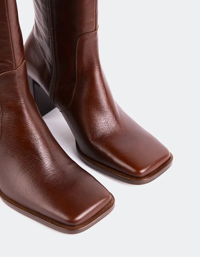 Form In Action Elland Chestnut Leather