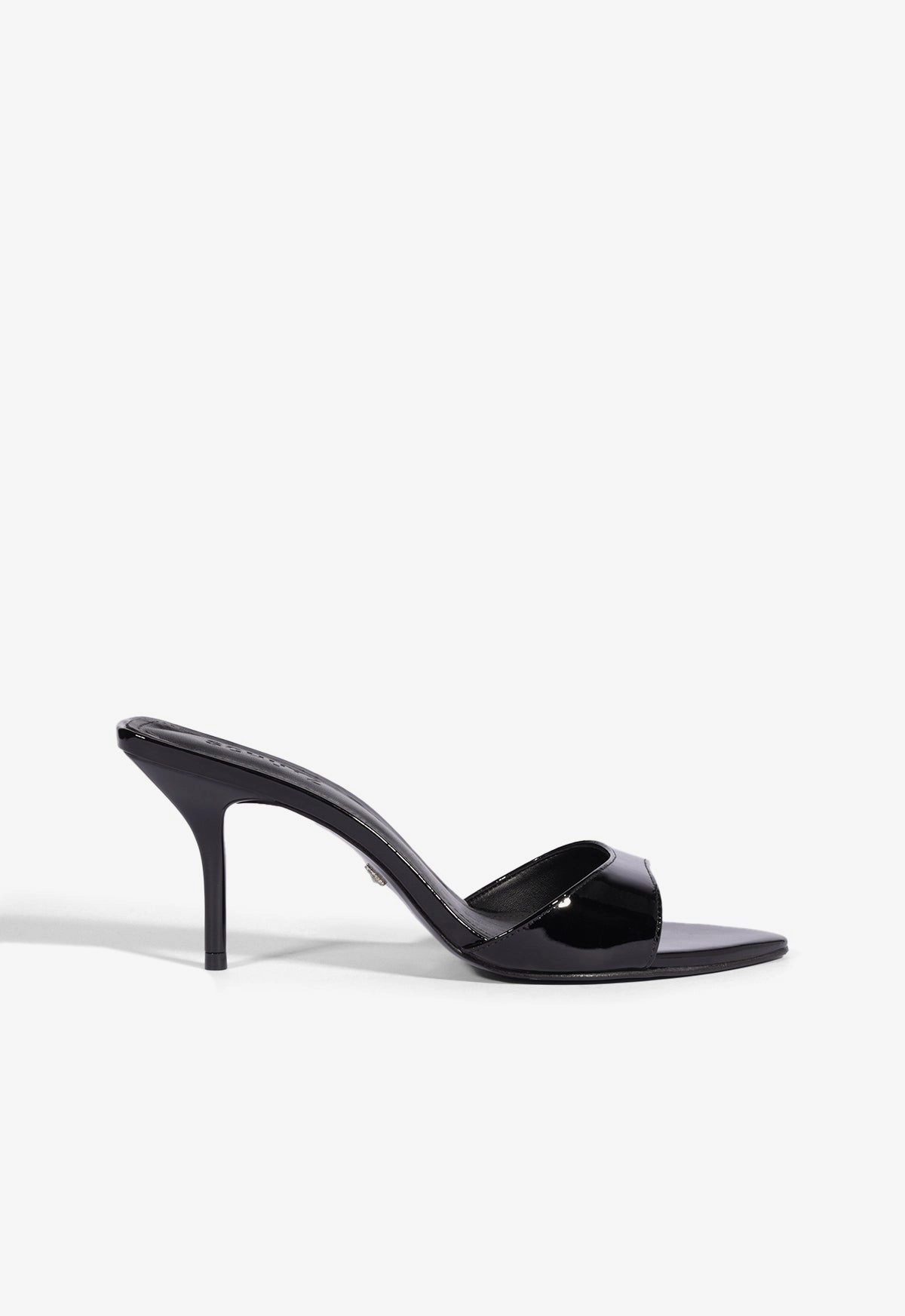 Elodie Patent Leather Sandal Neutral Layers Edge In Motion