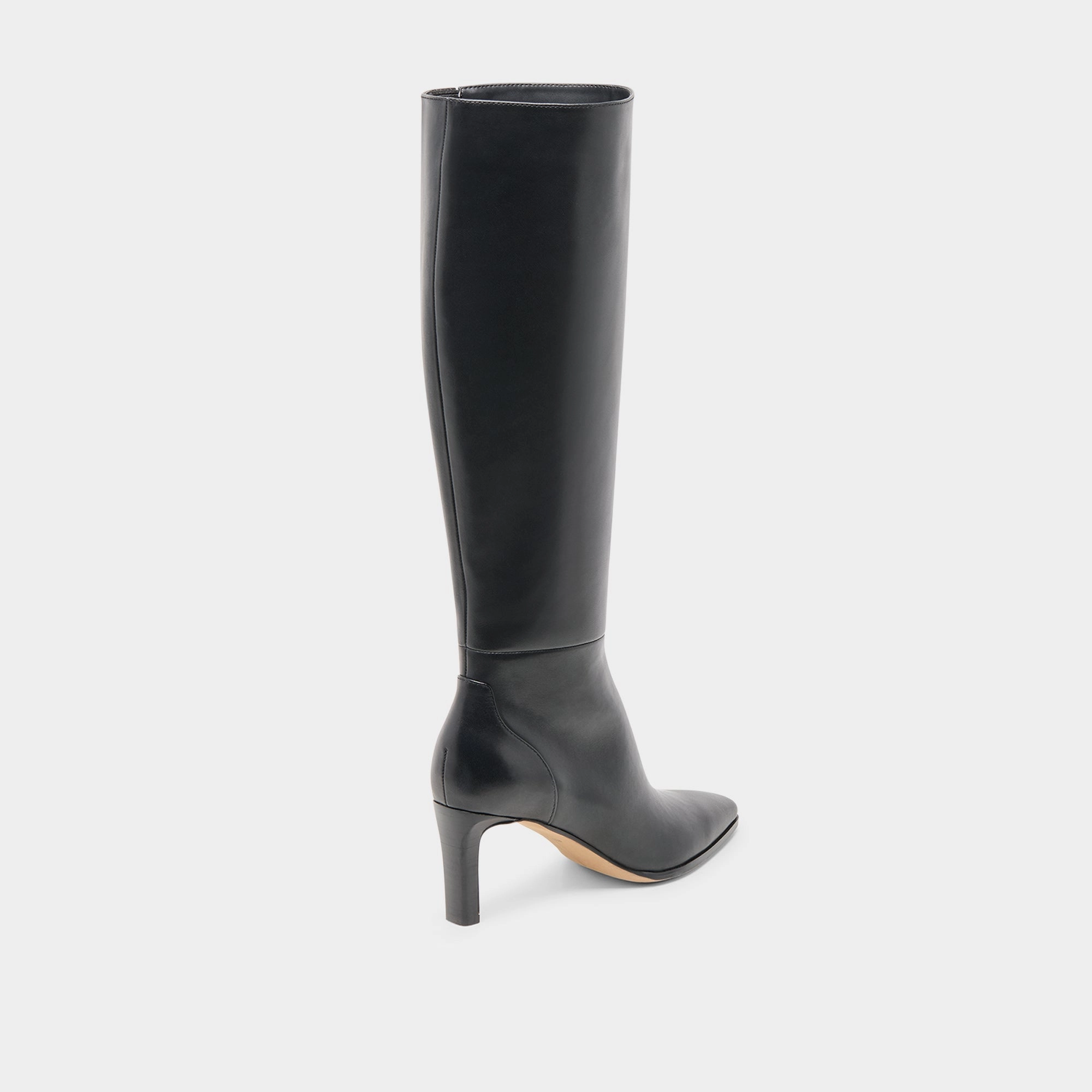 Low-Profile Style Emmi Boots Black Leather
