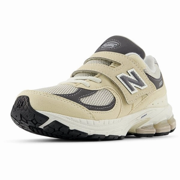 Quiet City Style New Balance 2002 Alternative Closure Sneakers Sandstone