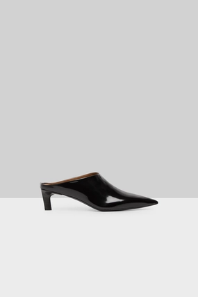 Anywhere Utility Future-Forward Comfort Aculeo Leather Mule In Black
