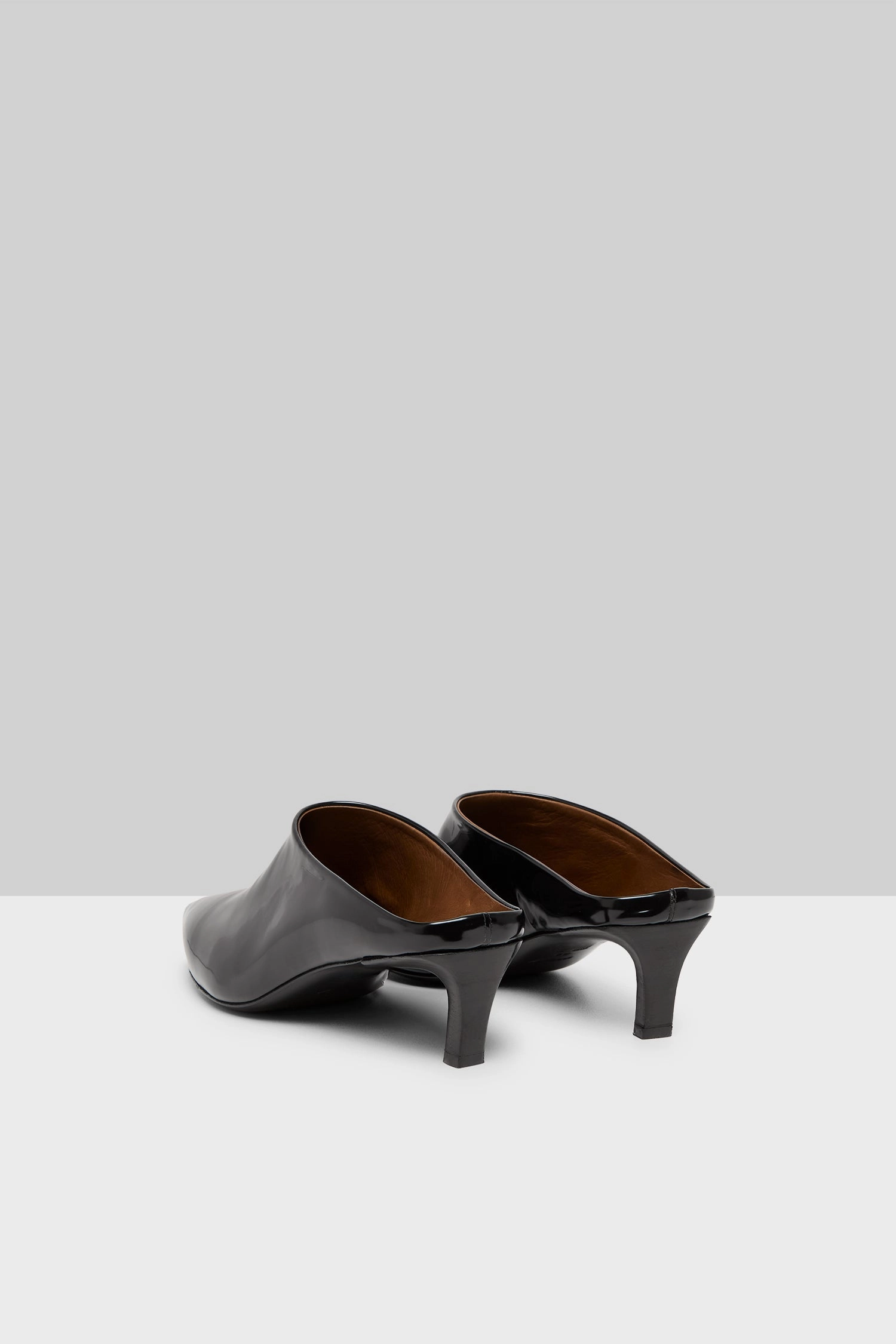 Aculeo Leather Mule In Black Seasonless Design Versatile Drop