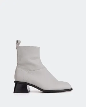 Holts Off White Leather Urban Flowwear Bold Details