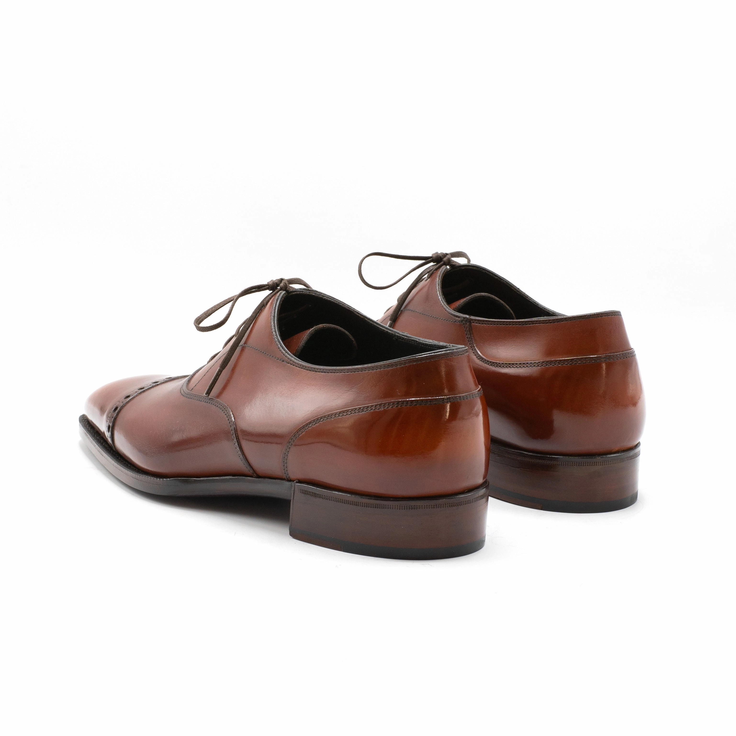 Mario Oxford Shoe (Handmade Beveled Waist) - Bourbon Patina Sleek Mindset Refined Presence
