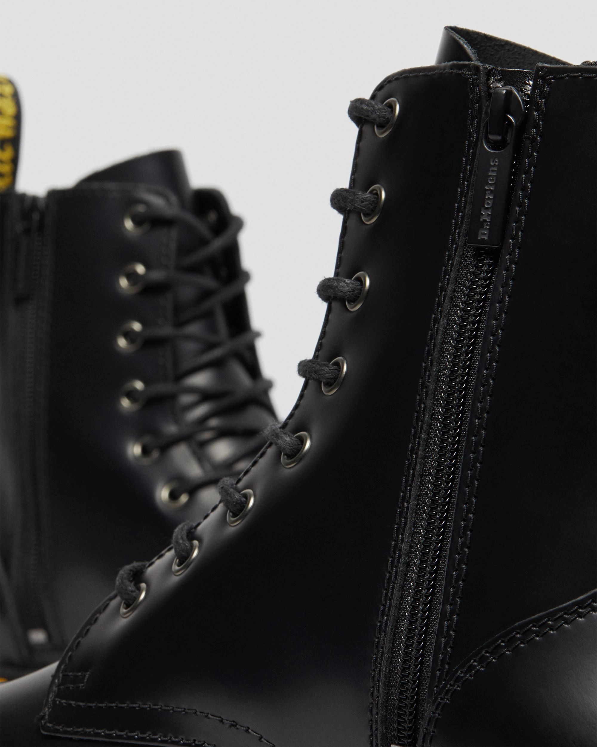 Jadon Polished Smooth Leather Platform Boots Responsive Fit City-Ready Wear