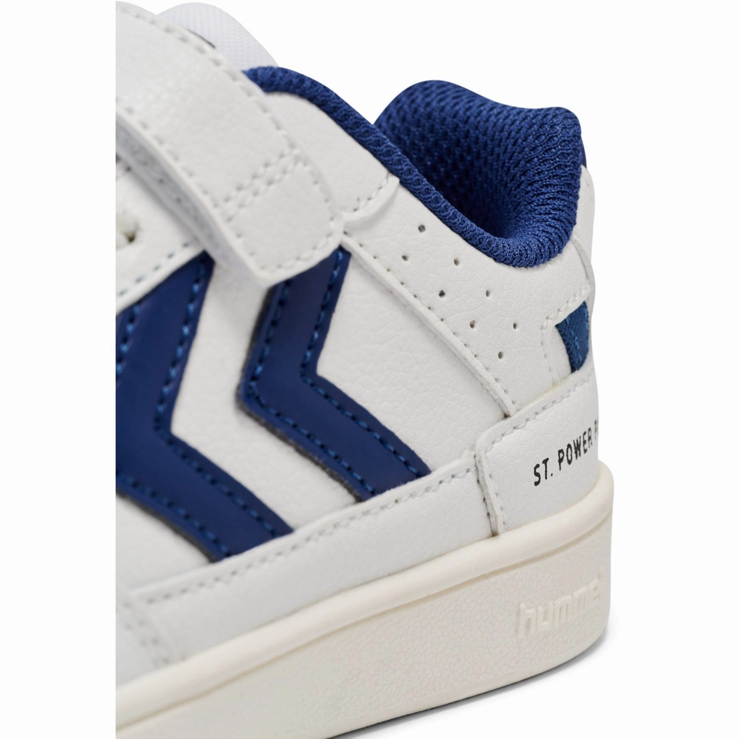 Hummel White/Blue St Power Play Jr Sneakers Relaxed Refinement Elevated Simplicity