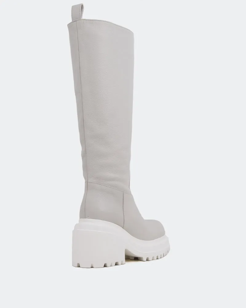 Fenton Off White Leather Refined Moves Essentials, Upgraded
